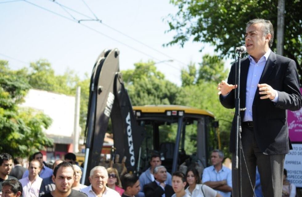 Tras las críticas, Cornejo defendió el accionar de Defensa Civil