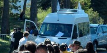 DYN30, VILLA TRAFUL, NEUQUEN, 28/12/2016, EL PRESIDENTE MAURICIO MACRI ENCABEZu00d3 LA INAUGURACIu00d3N DE UN CENTRO DE INTERPRETACIu00d3N E INFORMACIu00d3N TURu00cdSTICA Y AMBIENTAL, EN VILLA TRAFUL, QUE ESTARu00c1 ABIERTO A LA COMUNIDAD PARA LA DIFUSIu00d3N DE LOS ATRACTIVOS DEL