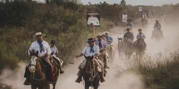Culto y tradición: una “Cabalgata Santa” une capillas de Lavalle.