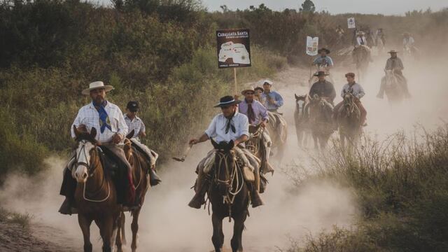 Culto y tradición: una “Cabalgata Santa” une capillas de Lavalle.