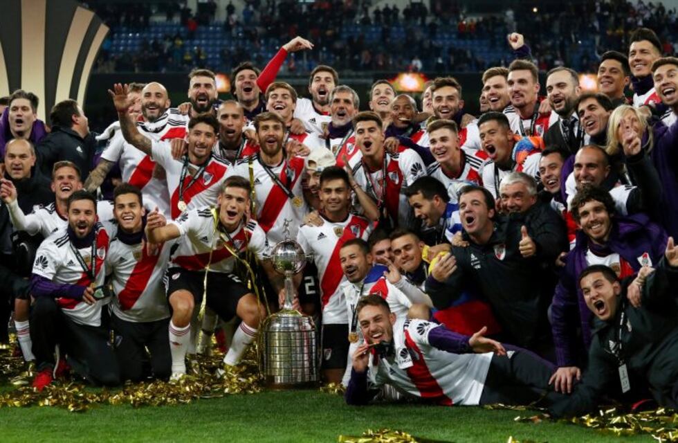 En el vestuario de River cantaron contra Angelici y Macri