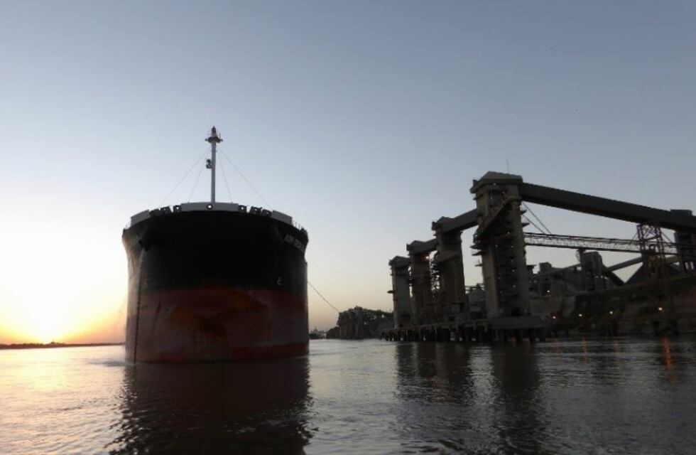 Allanaron dos terminales agroexportadoras en San Lorenzo por daño ambiental