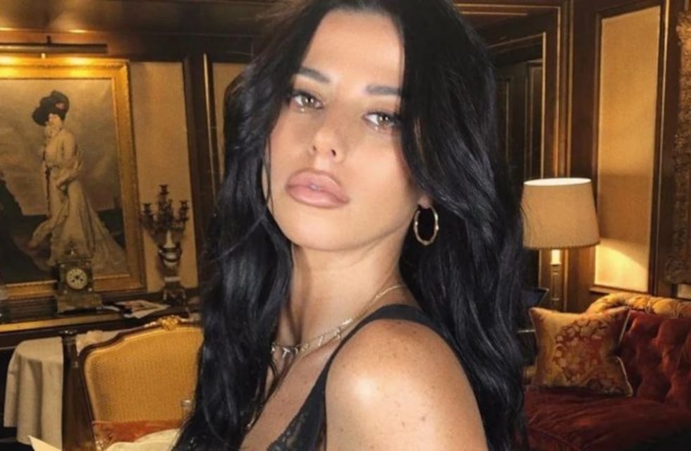 Victoria Villarroel se fotografió frente al espejo al total natural y sin ropa