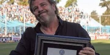 En su visita a Alberdi, el Ruso fue aplaudido de pie\u002E El sentimiento en mutuo\u002E