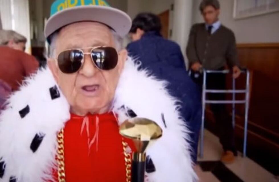 Lo mejor del mundo: un abuelo de 92 años te enseña a componer reggaeton en 30 segundos