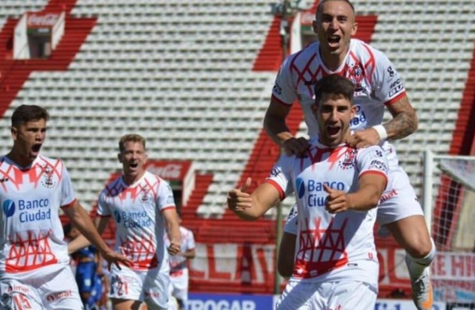 Huracán le ganó 3-2 a Gimnasia y es líder de la Zona 6 de la Copa de la LPF