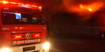 Se incendió una casa y una camioneta en Potrerillos