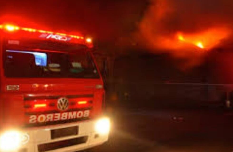 Urgente: se incendia una escuela en Luján de Cuyo