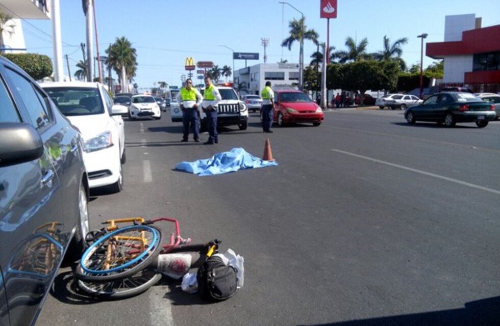 Murió un hombre en silla de ruedas que intentó cruzar la calle y fue atropellado