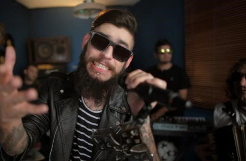 Ulises Bueno se hizo un impactante tatuaje en una parte de su cuerpo muy llamativa