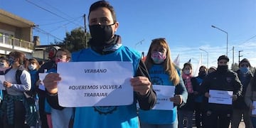 Trabajadores y vecinos de Capitán Bermúdez se movilizaron en defensa de la empresa Verbano\u002E (Twitter)