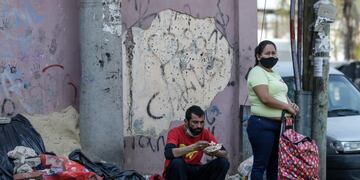 Para no ser pobre en la Capital Federal, una familia que alquila necesita $ 64\u002E061\u002E (Foto: Juan Ignacio Roncoroni/EFE)