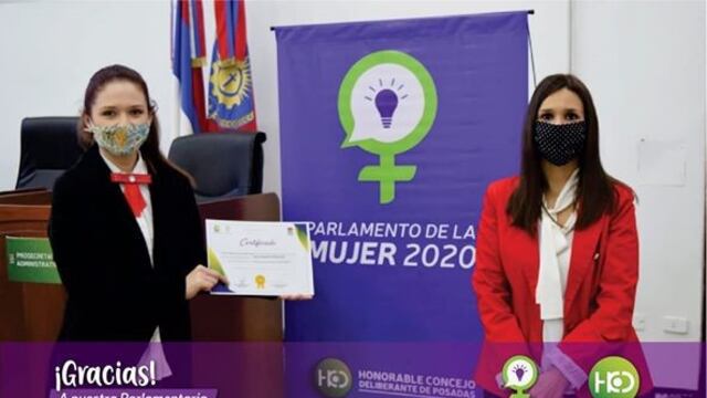 Diplomas a las participantes del Parlamento de la Mujer en Posadas\u002E (Concejo)