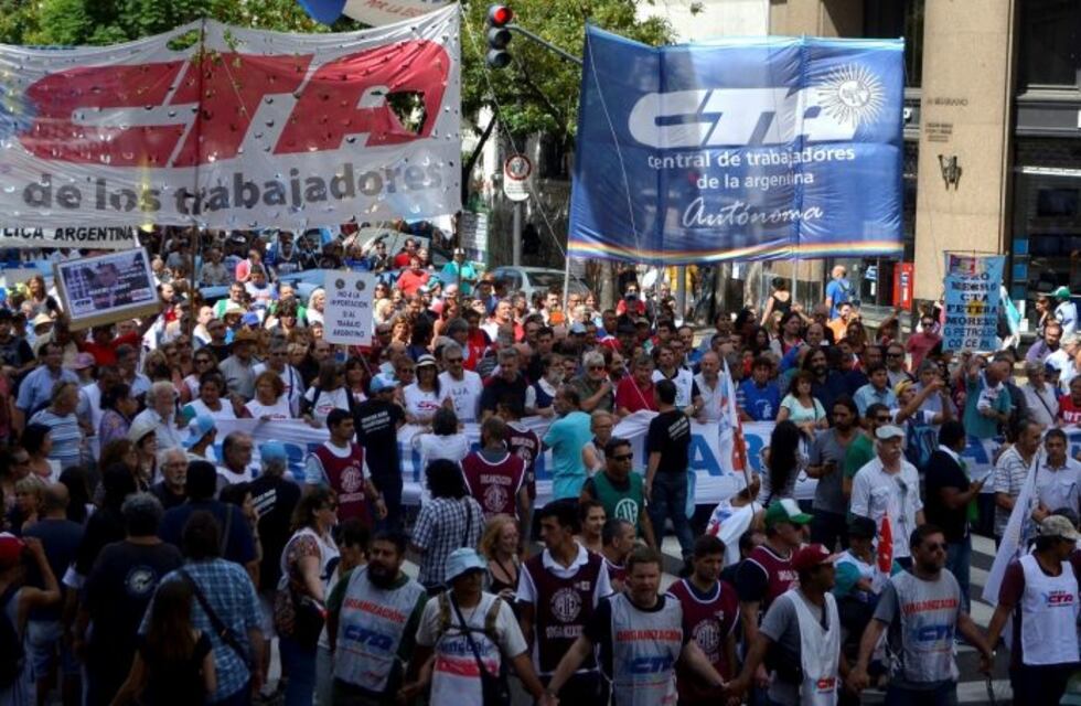 Gremios de la CGT y la CTA convocan a una conferencia por "paritarias libres"