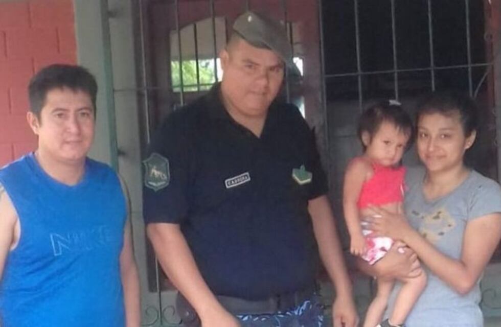 Un policía salvó la vida de una niña de un año y medio