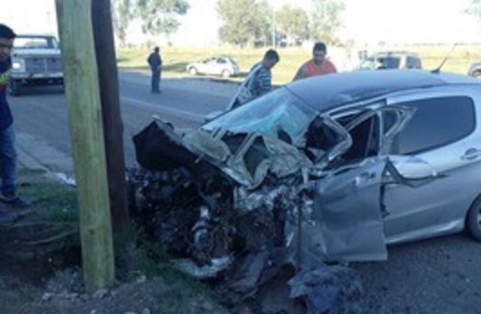 Impresionante choque frontal en Juárez Celman deja varios heridos