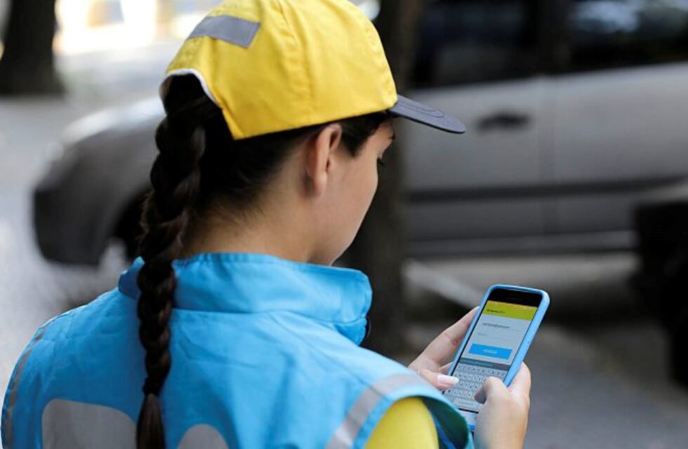 Multas de tránsito: se acortan plazos de notificación y se podrán hacer descargos por chat