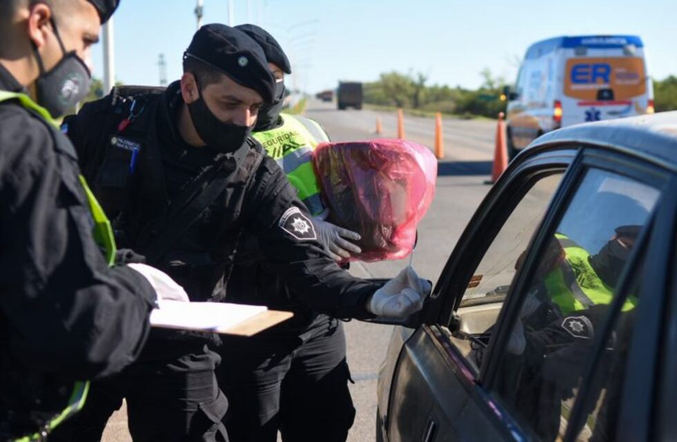 Perotti: "La curva de contagios se aceleró, por eso hay mas controles"