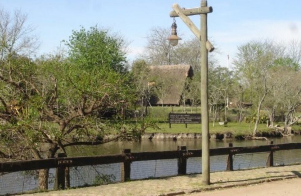 Fue encontrada una mujer sin vida en la laguna del Parque Unzué