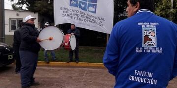 La empresa Globoaves lleva atrasado el pago de los salarios en Río Cuarto\u002E