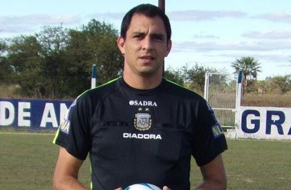 Carlos Córdoba, el árbitro encargado para impartir justicia en el duelo de San Martín y Chacarita