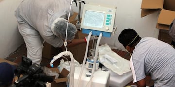 Córdoba con una población similar, aventaja a Santa Fe en cantidad de respiradores instalados\u002E (Archivo)