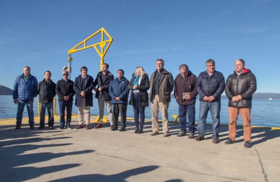 Bertone inauguró los muelles de pesca artesanal de Ushuaia y Almanza