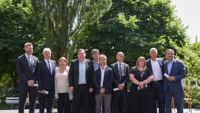 El Intendente presentó el nuevo gabinete que lo acompañará los próximos 4 años (web)\u002E