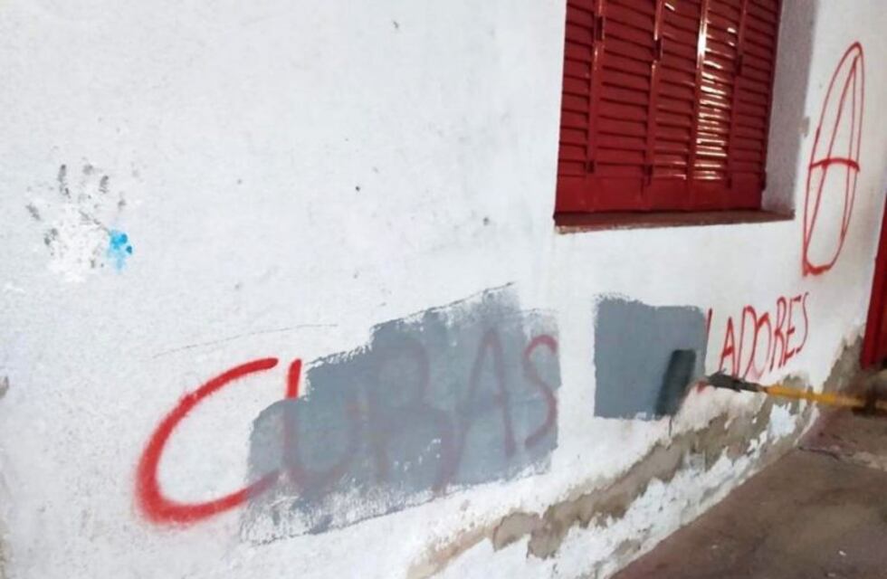 Escribieron "Dios no existe" en un colegio católico de San Luis