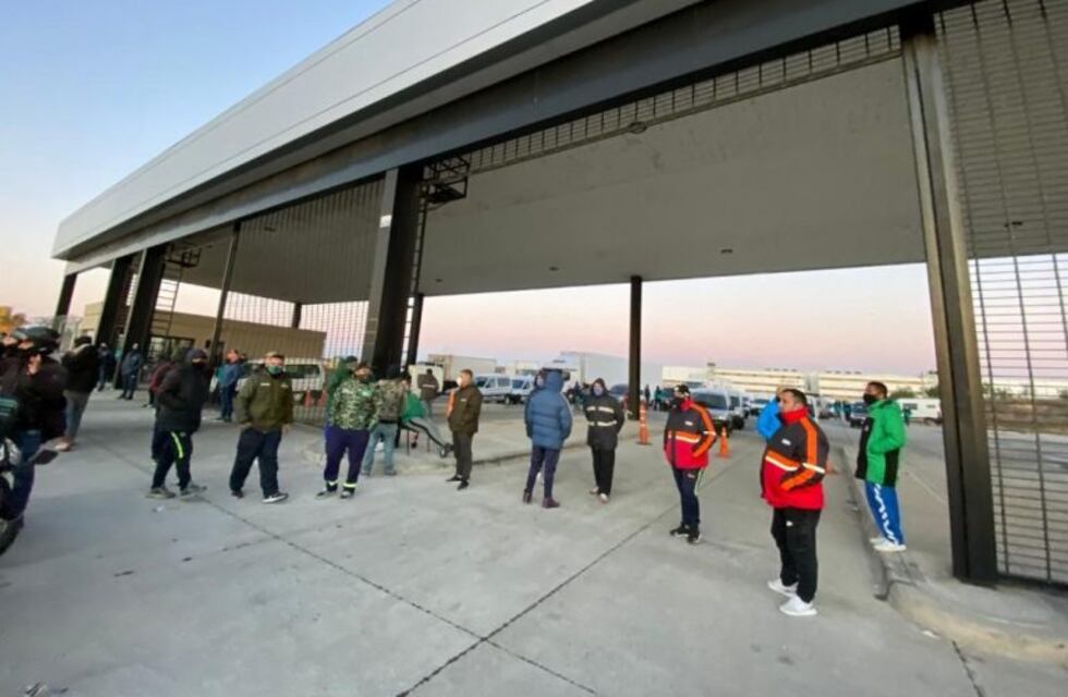 Camioneros liberó el bloqueo a Mercado Libre y Trabajo convocó a una reunión conciliatoria