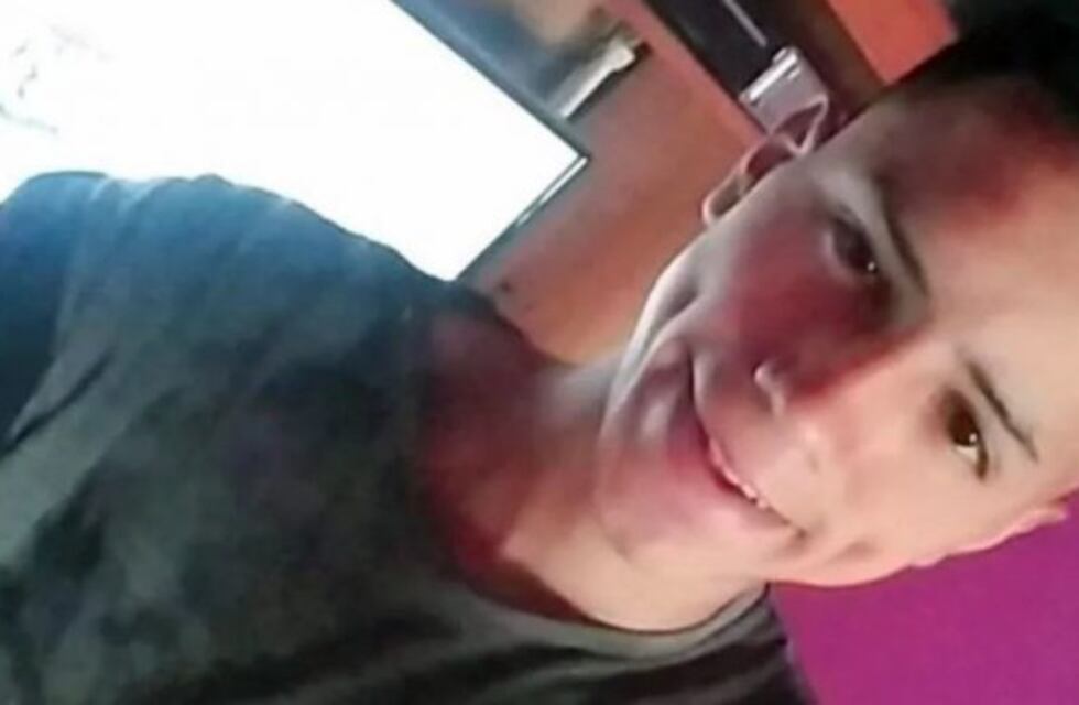 Un ladrón quiso robarle a una policía y terminó muerto de tres disparos