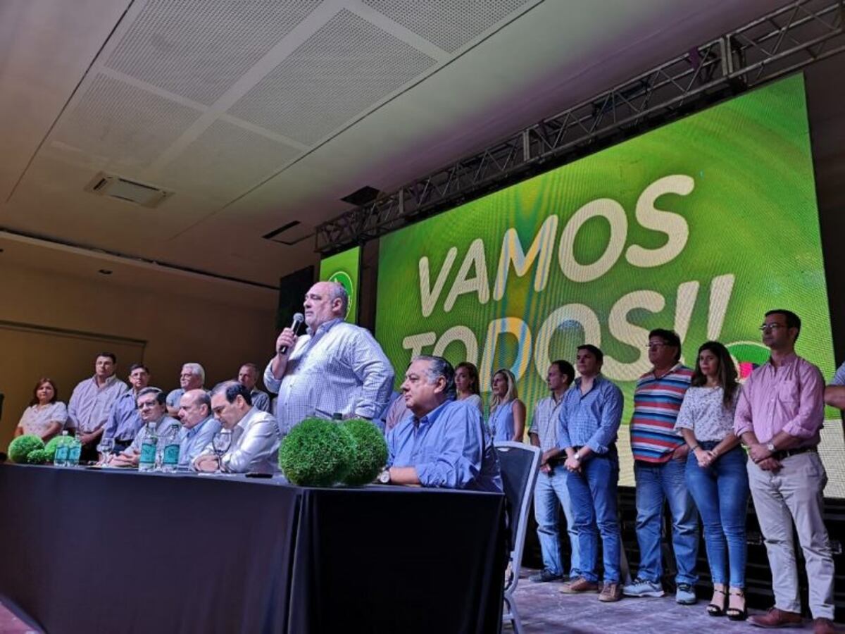 El oficialismo presentó su frente con muchos partidos políticos\u002E