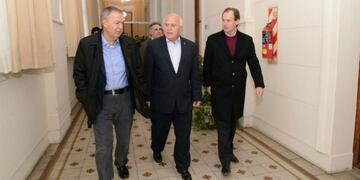 Schiaretti junto a Miguel Lifschitz y Gustavo Bordet\u002E