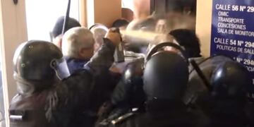 Represión policial a trabajadores municipales