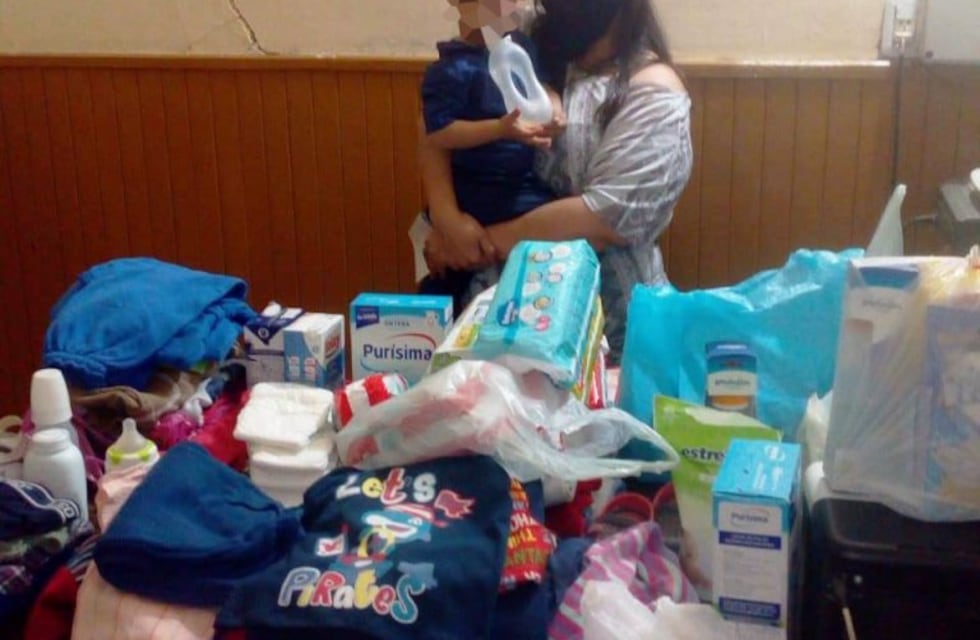 Un bebé de un año deambulaba solo por la calle a la madrugada
