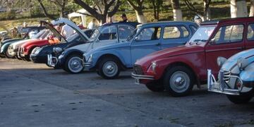 Citröen antiguos de Argentina y Uruguay recorrerán Concordia durante tres días