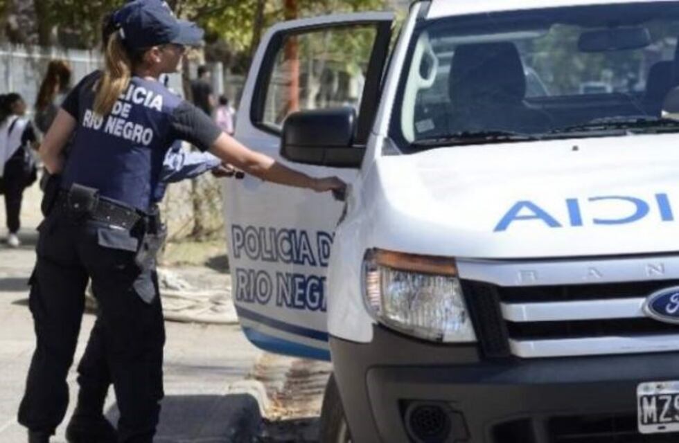 Efectivos policiales rescataron a una mujer que intentó quitarse la vida en Viedma
