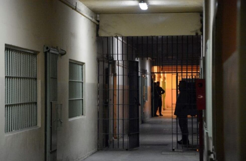 Cortaron los barrotes y se escaparon del Penal 2 de Roca