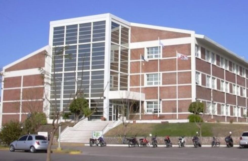 UNLaR: Los estudiantes cuestionan el paro de docentes y piden "respetar sus derechos"