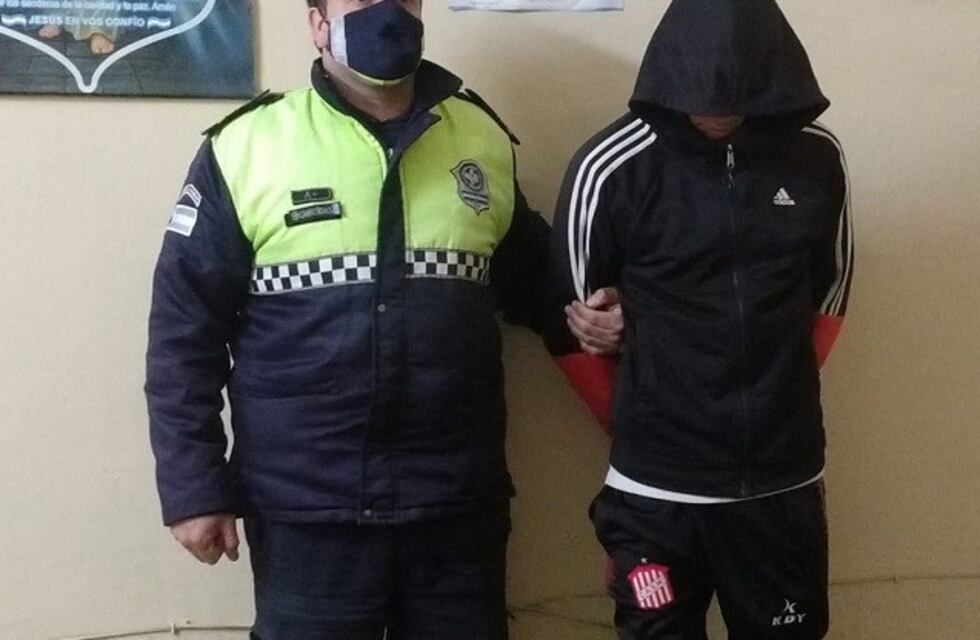 Inseguridad: personal de la Comisaría 11° detienen a un motociclista armado en la zona del Parque 9 de Julio