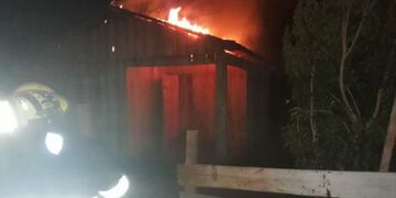 Incendió la casa de su ex pareja y le envió una foto de la vivienda en llamas\u002E