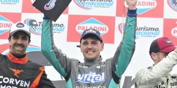 El corredor se impuso en 23 vueltas a bordo de su Peugeot 408\u002E (@pistasarg)