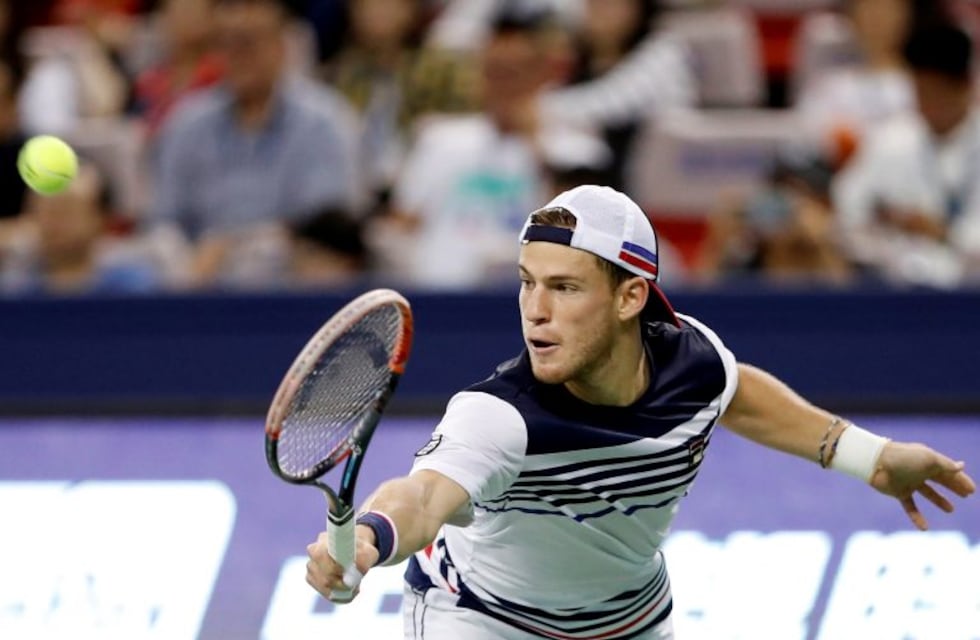 Schwartzman jugó un buen partido pero sucumbió ante Federer en el Masters de Shanghai