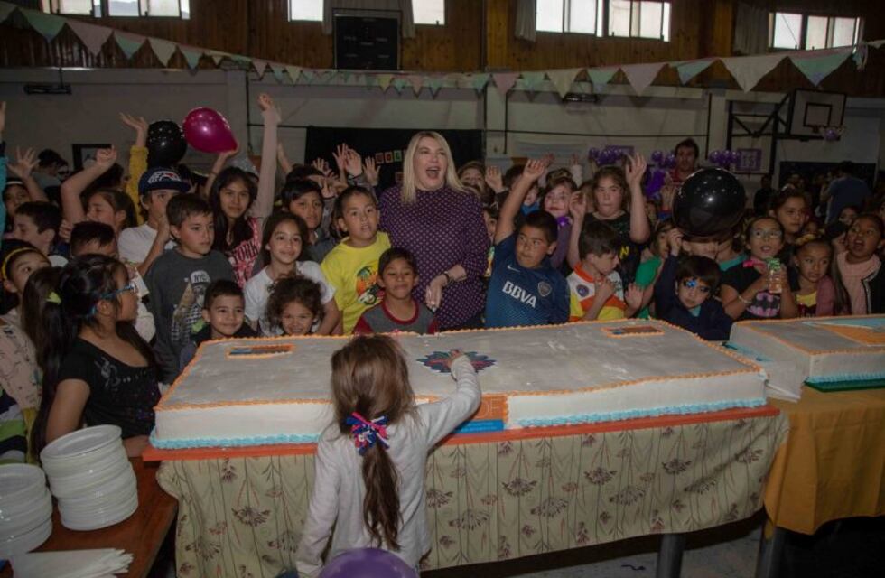 La gobernadora participa del cierre de las colonias de Vacaciones