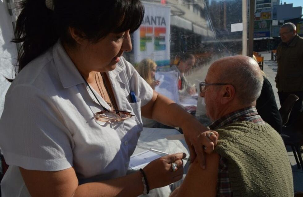 Vacunación gratuita contra hepatitis B, antigripal y antineumocócica