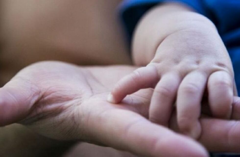 Una policía fue mamá y dio positivo de Covid-19