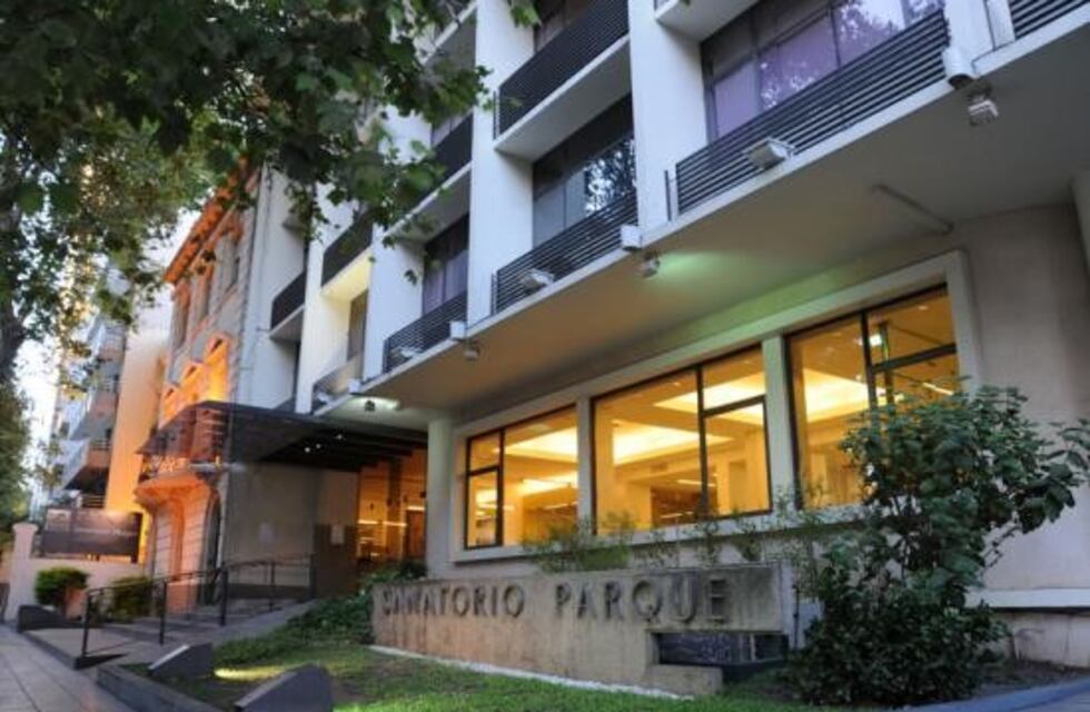 Tres profesionales del Sanatorio Parque tienen coronavirus: temor en autoridades sanitarias