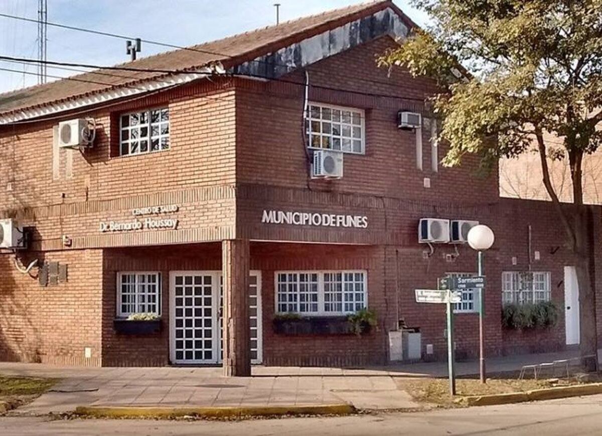 El joven que intervino frente al agresor fue atendido en el Centro de Salud Bernardo Houssay\u002E (Facebook)