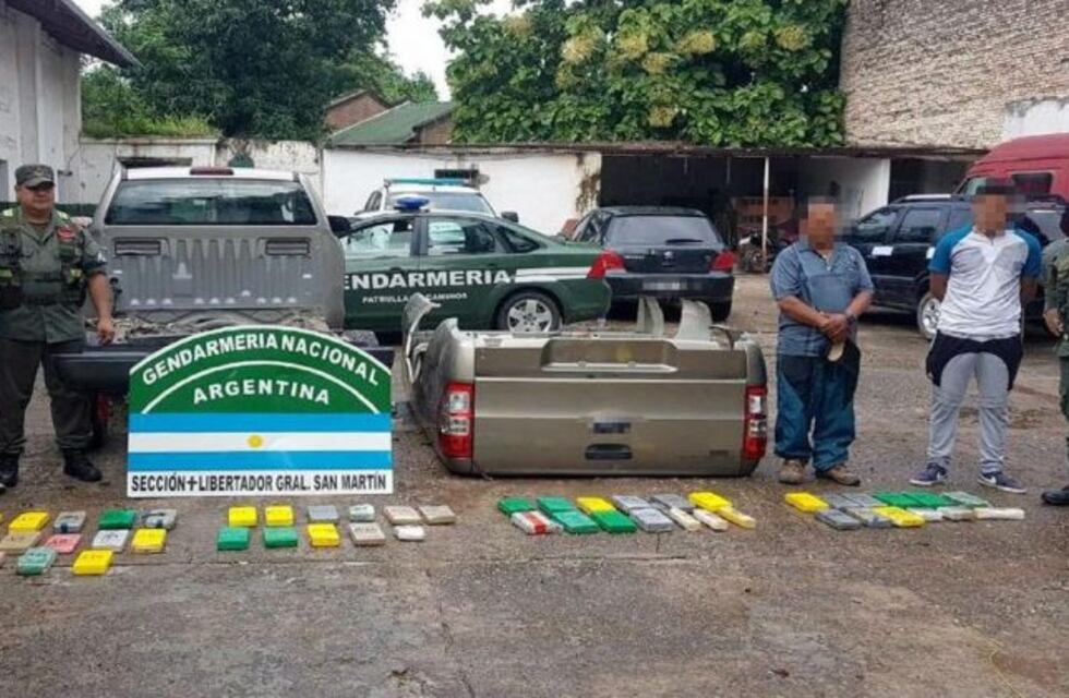 Secuestran unos 47 kilos de cocaína ocultos en una camioneta