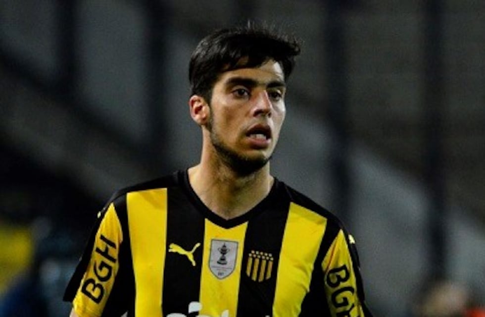 Caído lo de Viola, ahora los cañones apuntan a un delantero uruguayo